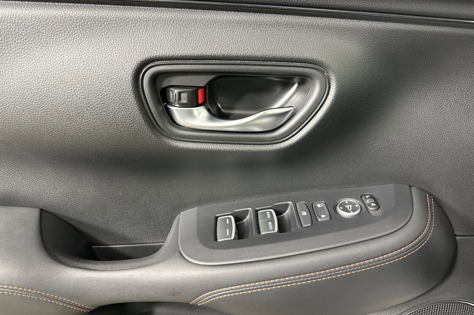 Used 2025 Honda HR-V Sport image 10