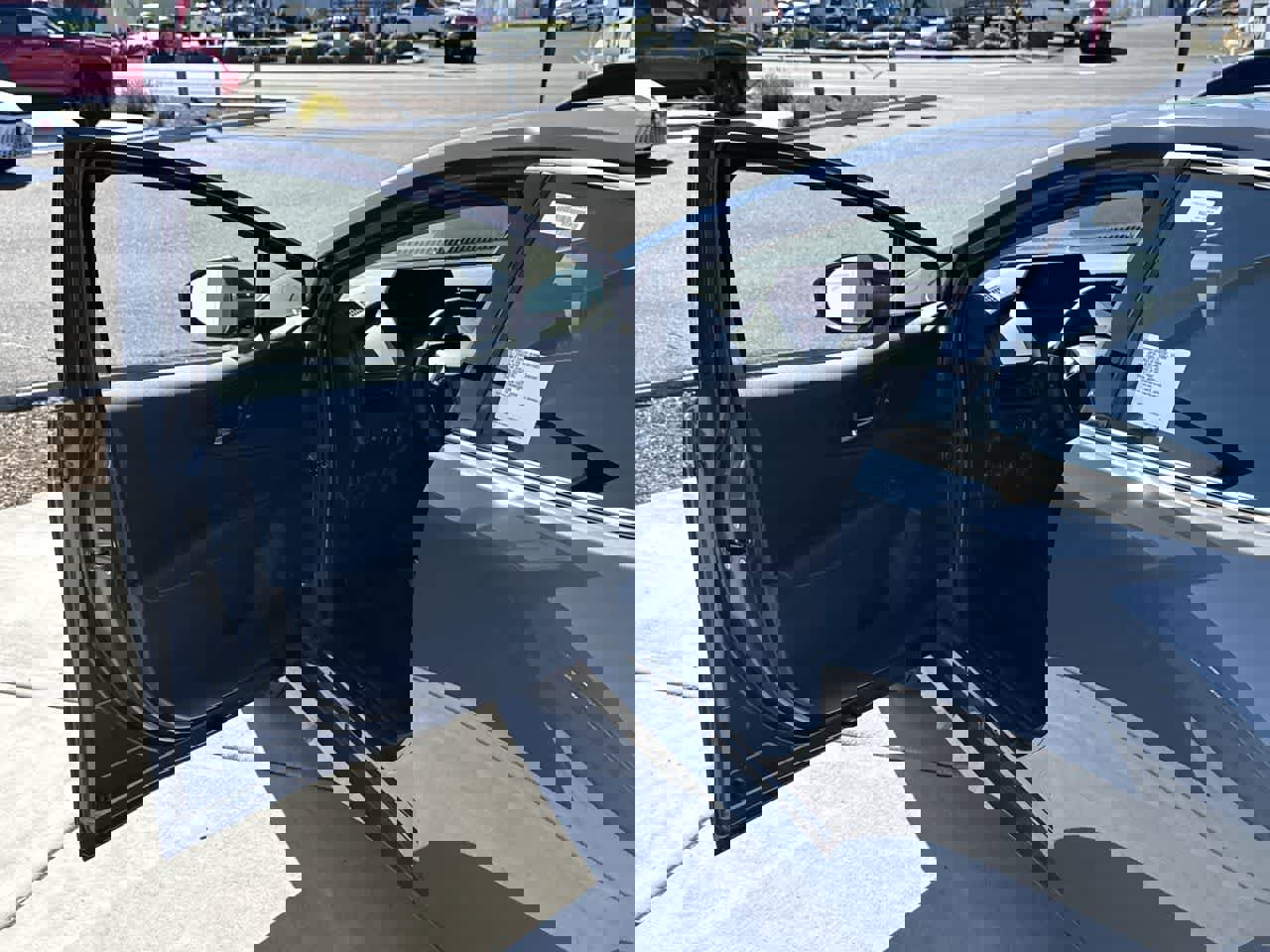 New 2026 Toyota Prius Plug-In Hybrid image 10