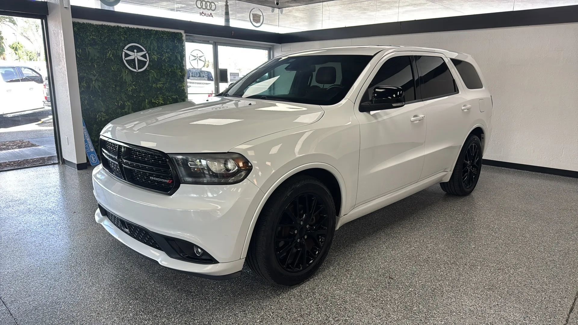Used 2015 Dodge Durango R/T w/ Technology Group RWD image 3