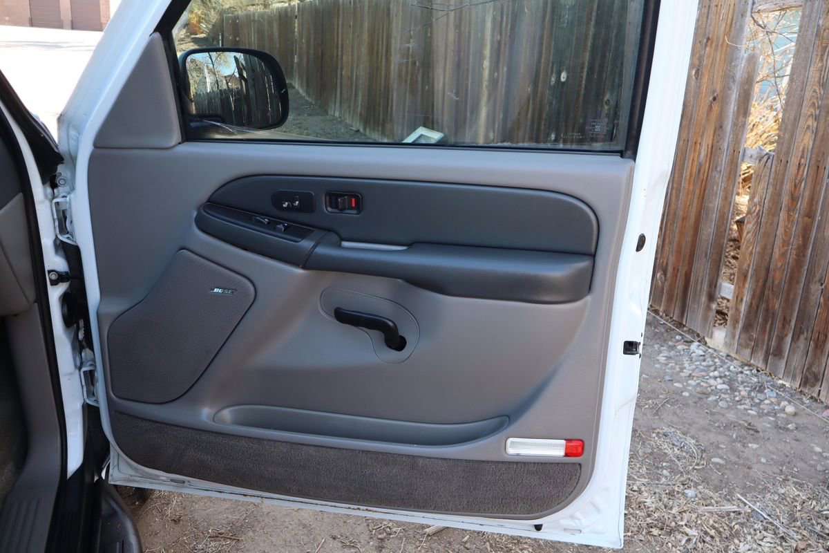 Used 2003 Chevrolet Tahoe LT image 26