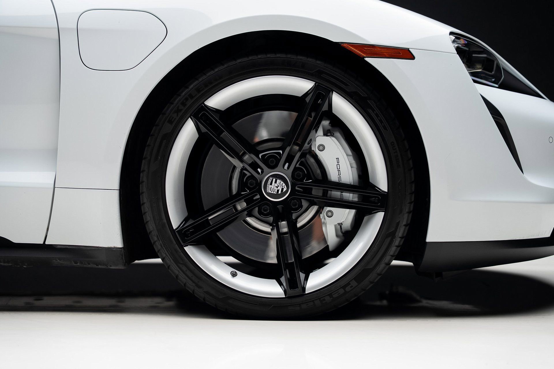 Used 2022 Porsche Taycan image 36