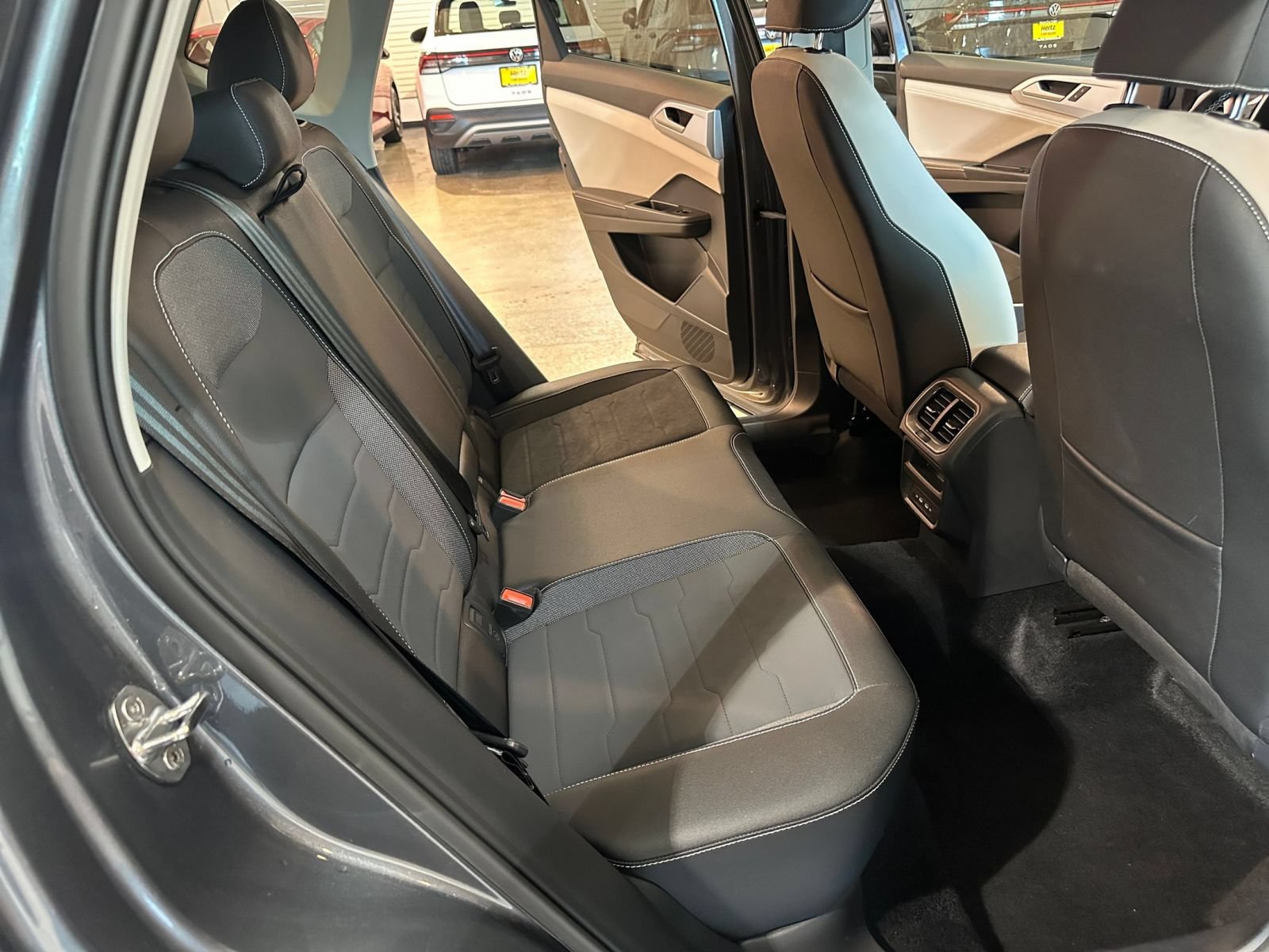 Used 2026 Volkswagen Taos SE FWD image 37