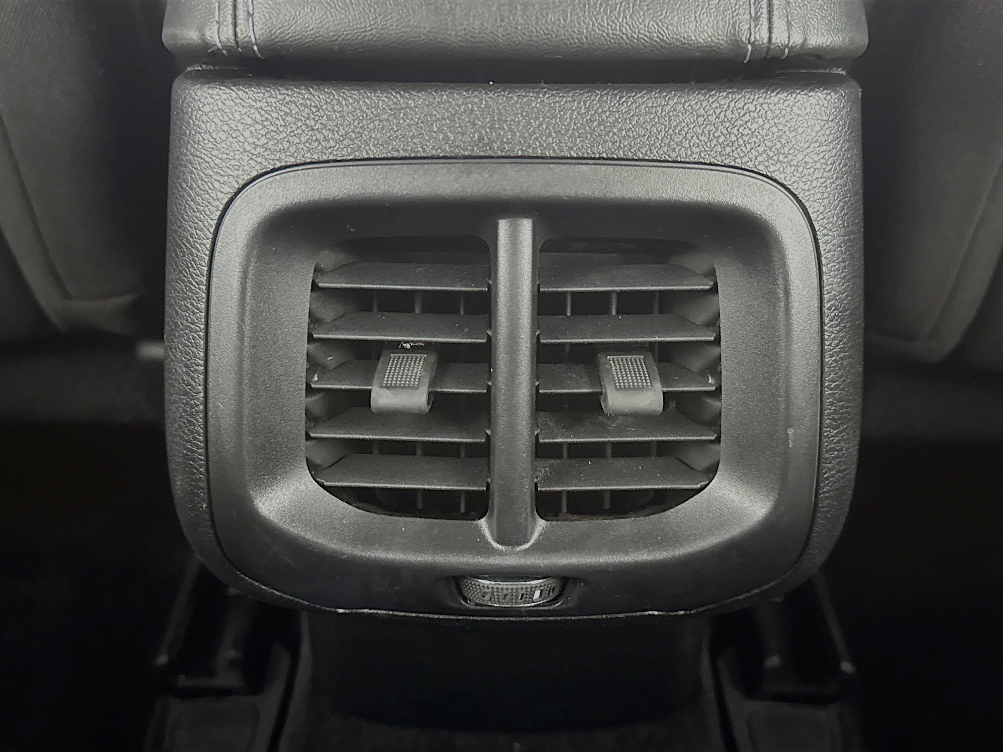 Used 2019 Jeep Cherokee Latitude w/ Cold Weather Group image 24