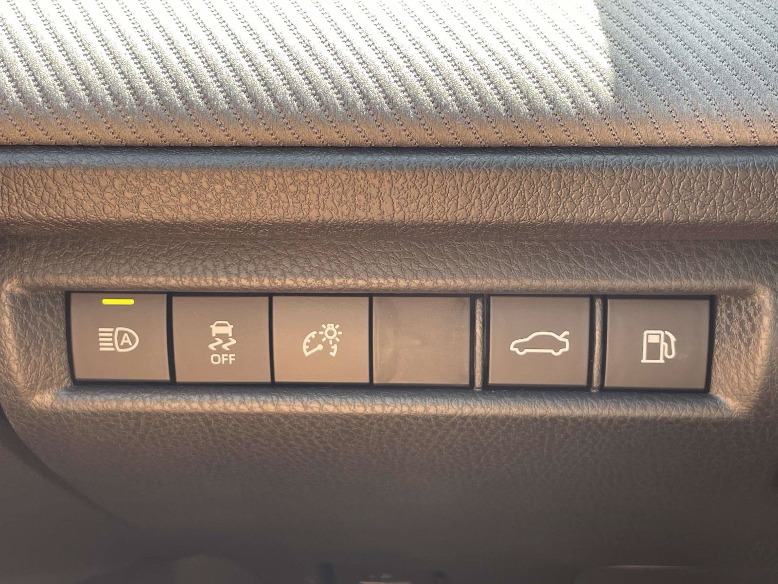 Used 2026 Toyota Camry SE w/ Multimedia Upgrade Package FWD image 22