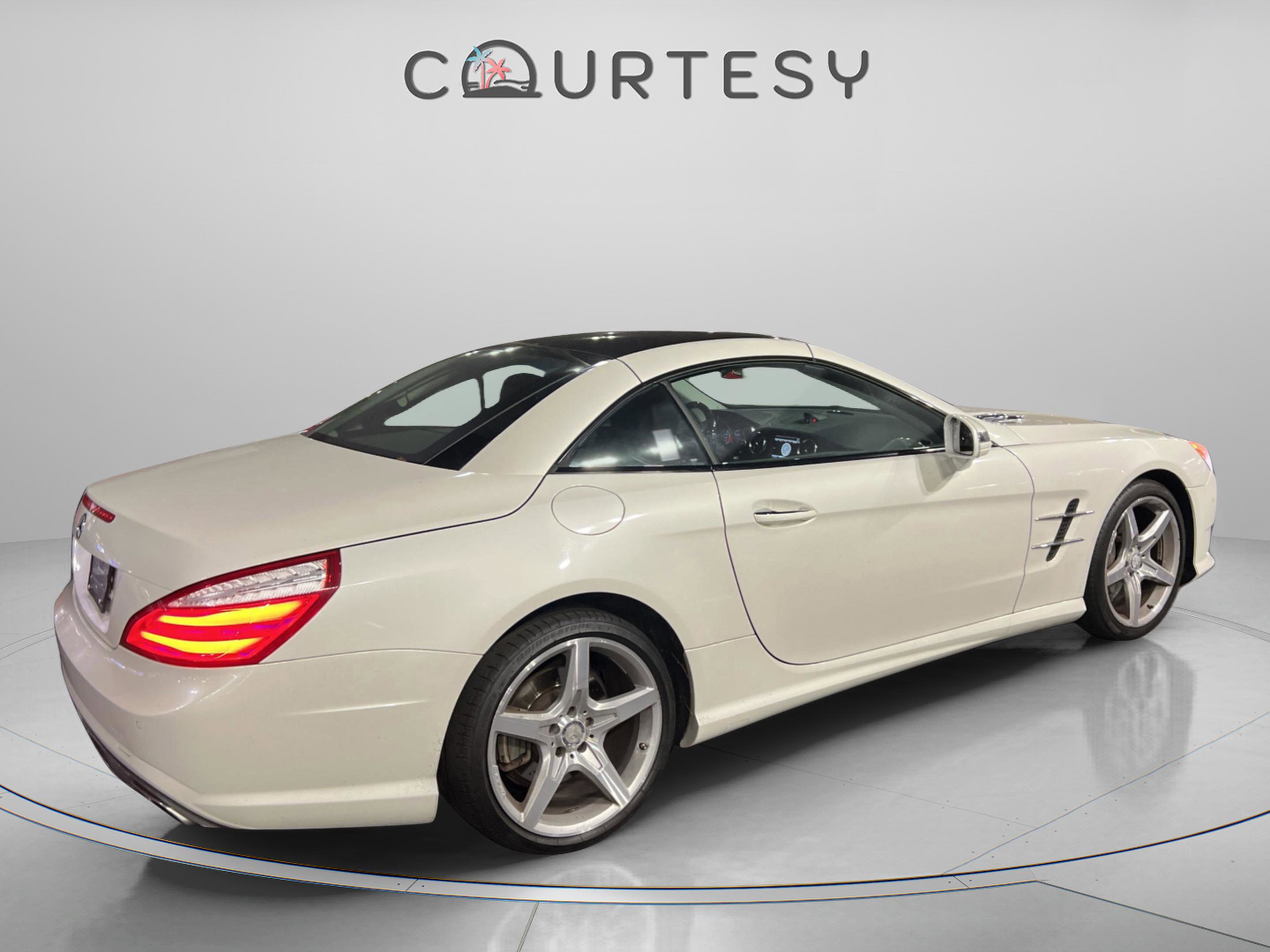 Used 2014 Mercedes-Benz SL 550 w/ Sport Wheel Package image 4