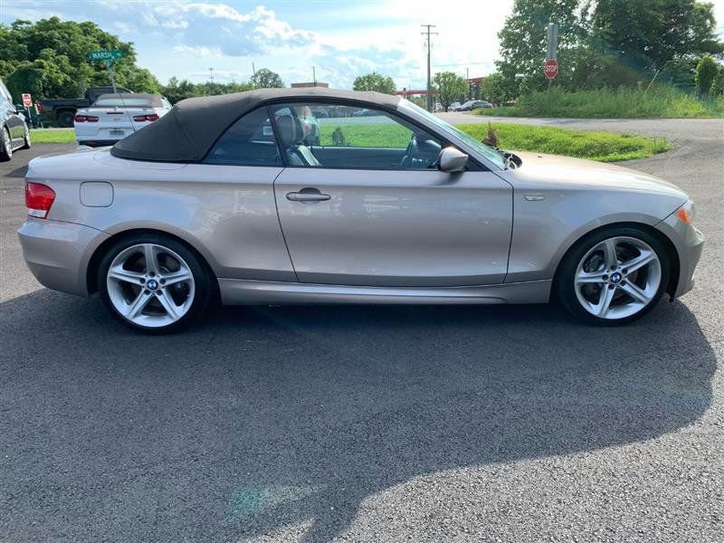 Used 2009 BMW 135i Convertible image 2