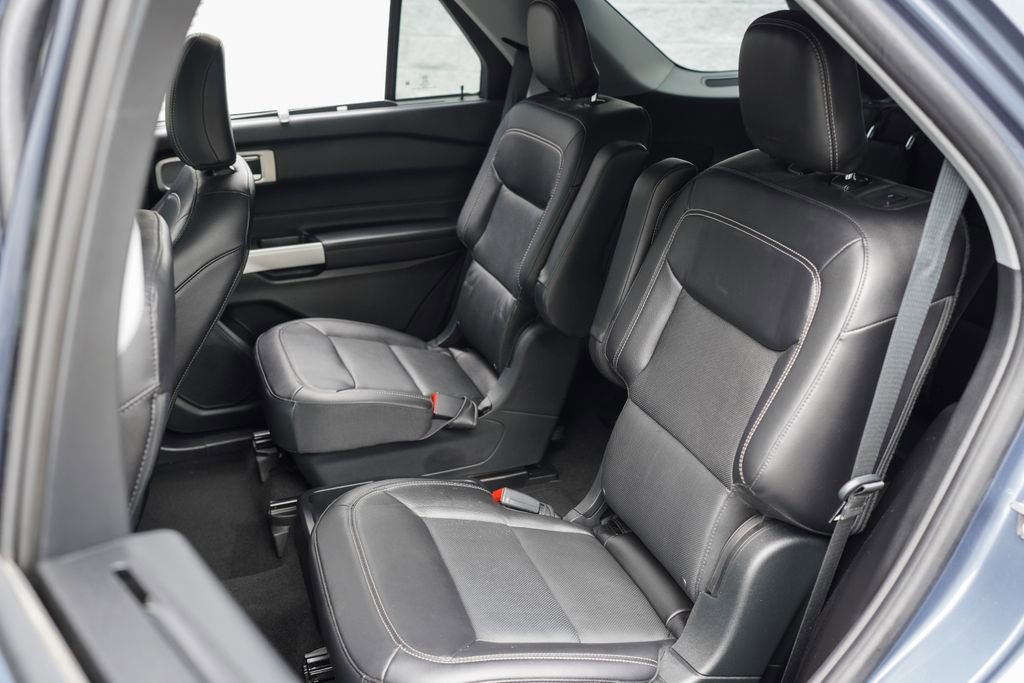 Used 2021 Ford Explorer Limited w/ Equipment Group 301A RWD image 23