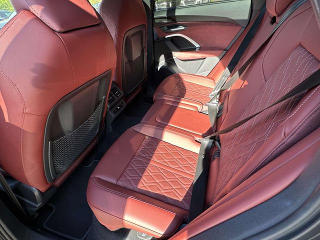 Used 2025 Audi SQ5 Prestige w/ Prestige Package AWD/4WD image 13