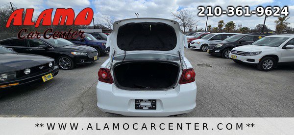 Used 2013 Dodge Avenger SE image 23