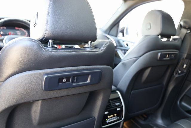 Used 2020 BMW X5 sDrive40i w/ Premium Package image 13