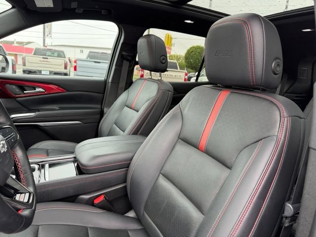 Used 2024 Chevrolet Traverse RS FWD image 21
