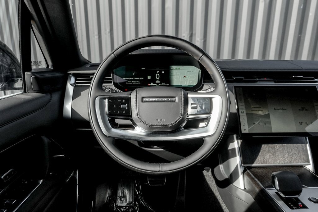 New 2025 Land Rover Range Rover SE image 17
