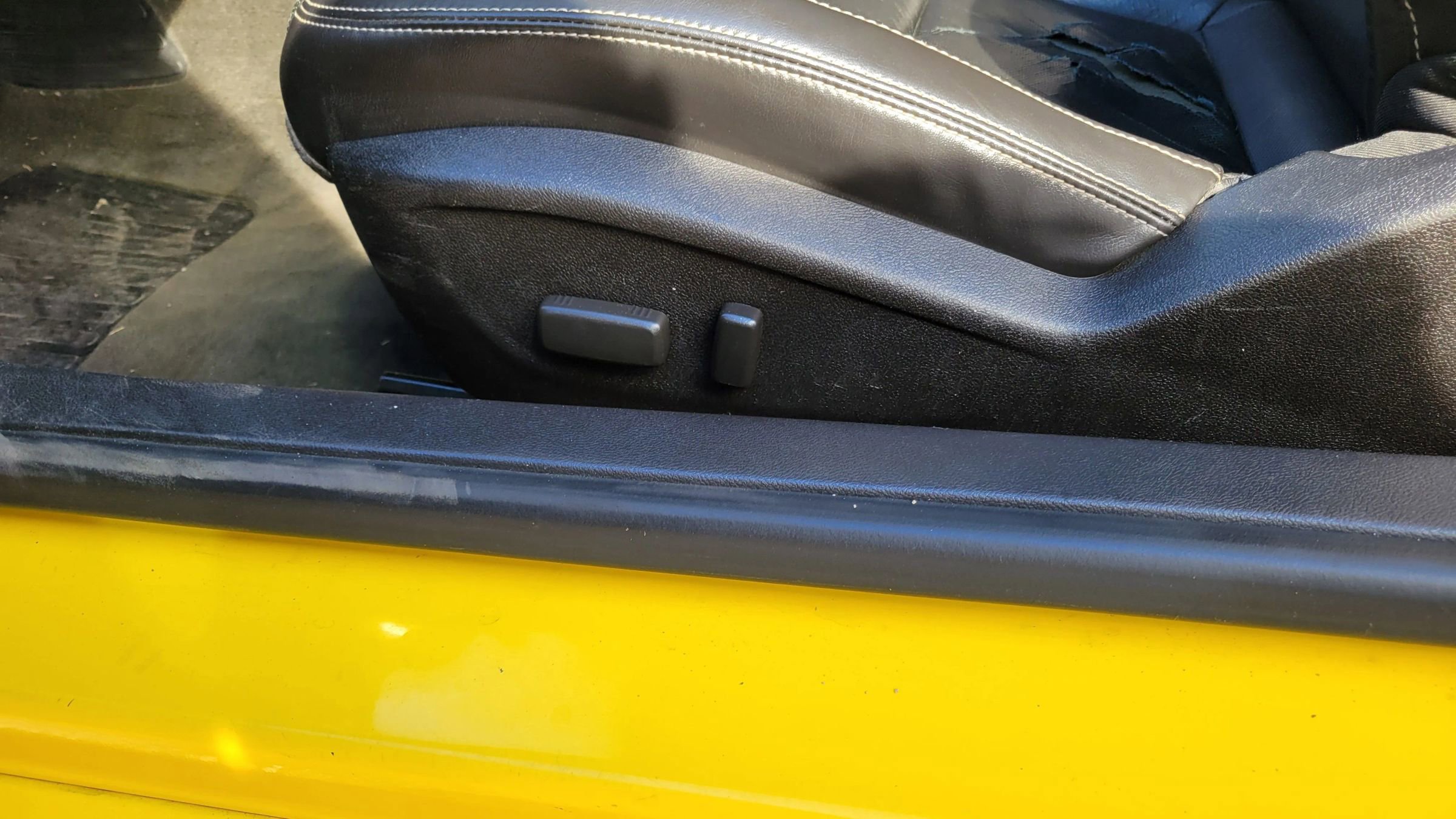 Used 2011 Chevrolet Camaro LT w/ RS Package image 18