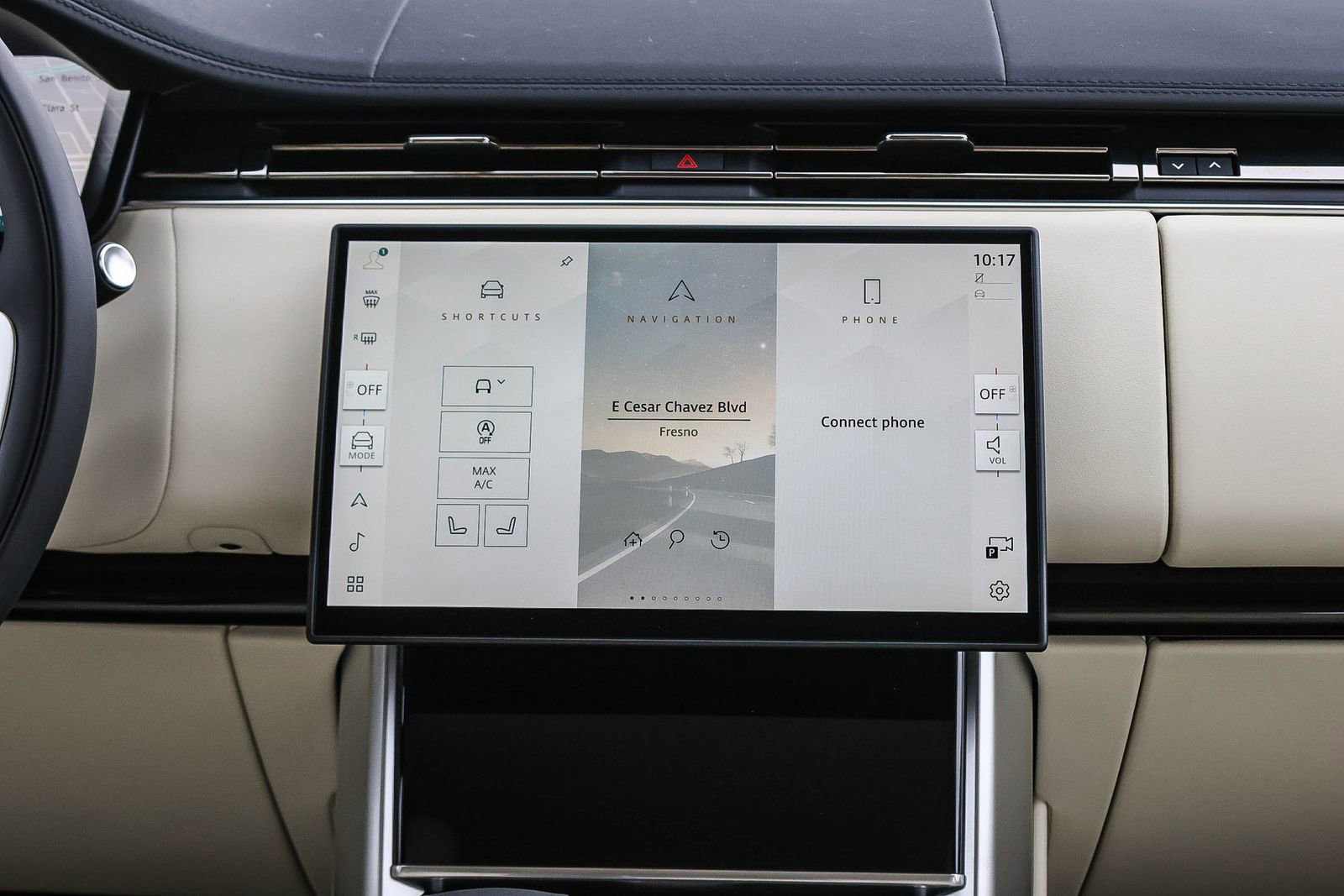 New 2026 Land Rover Range Rover SE image 24