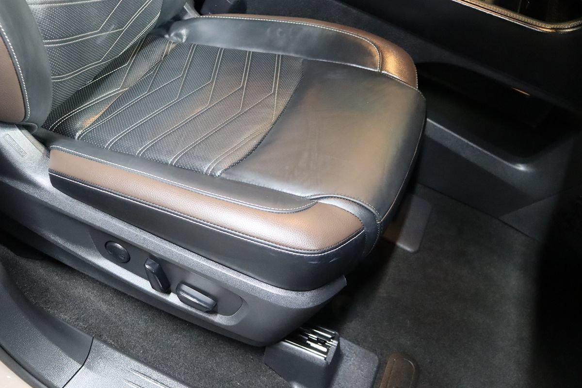 Used 2024 Nissan Pathfinder Platinum w/ Cargo Package AWD/4WD image 67