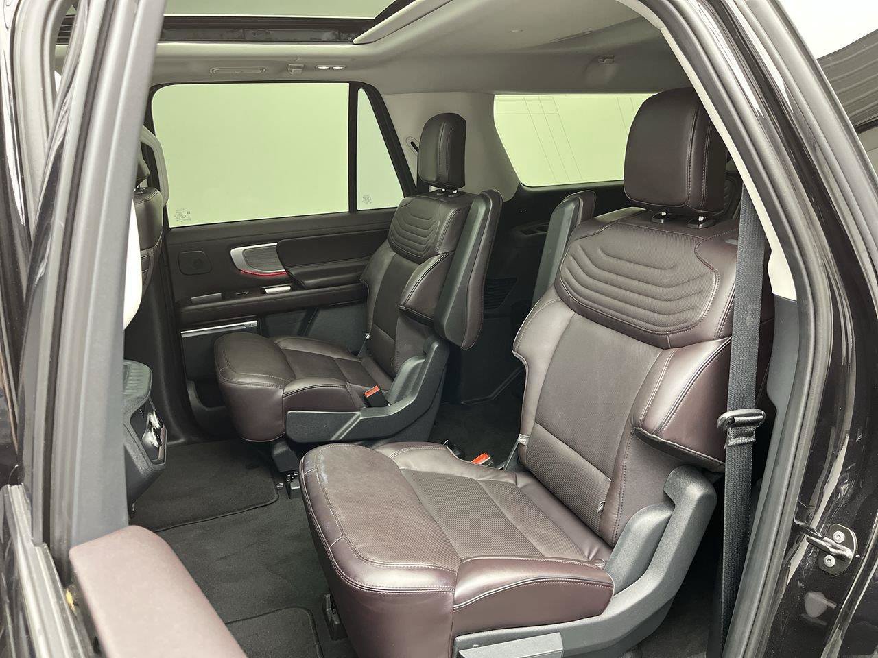 Certified 2025 Ford Expedition Max Platinum w/ Platinum Ultimate Package AWD/4WD image 14
