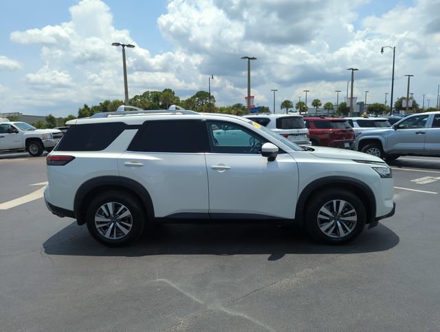 Certified 2023 Nissan Pathfinder SL AWD/4WD image 3