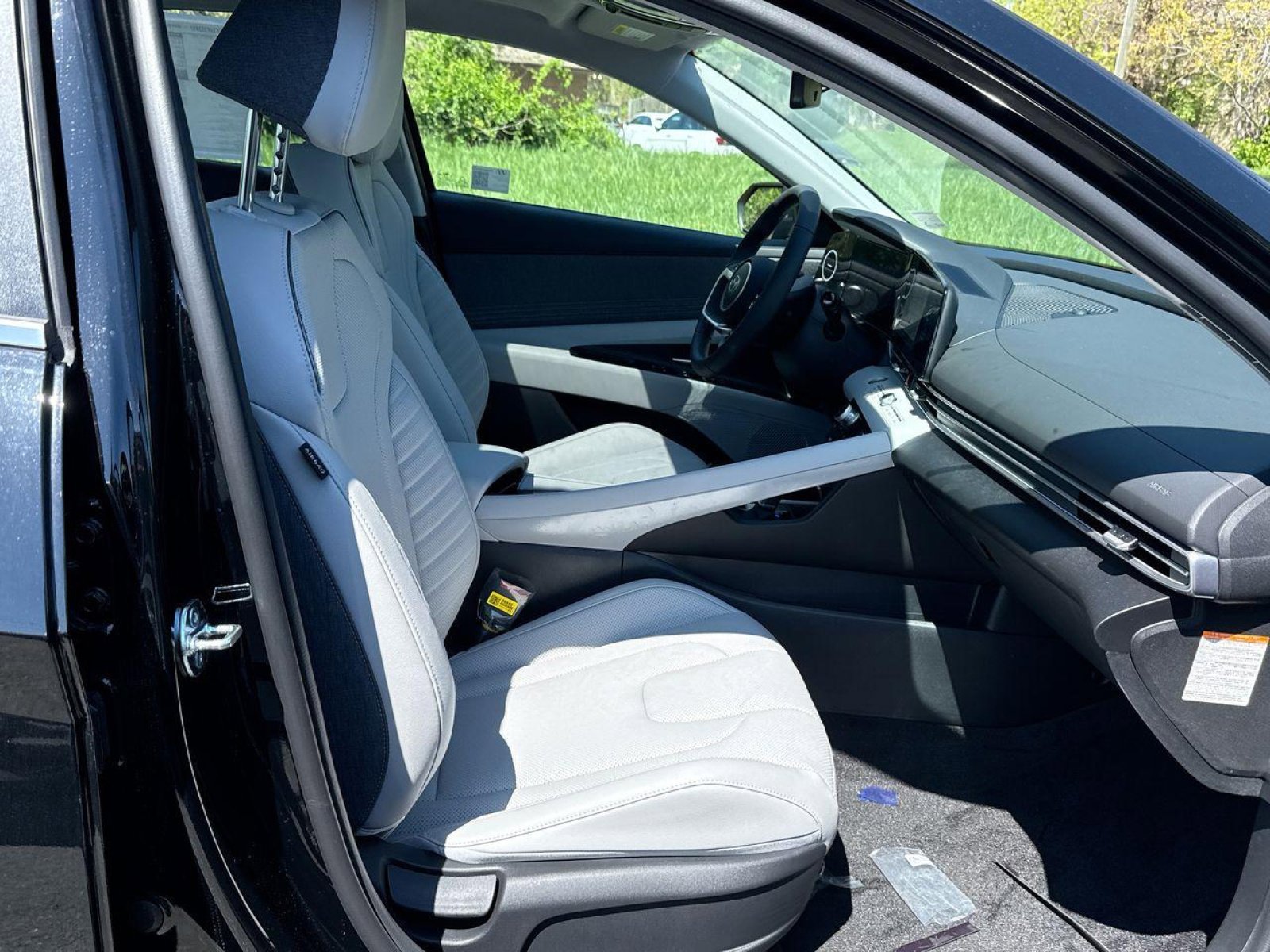 New 2025 Hyundai Elantra Limited image 27