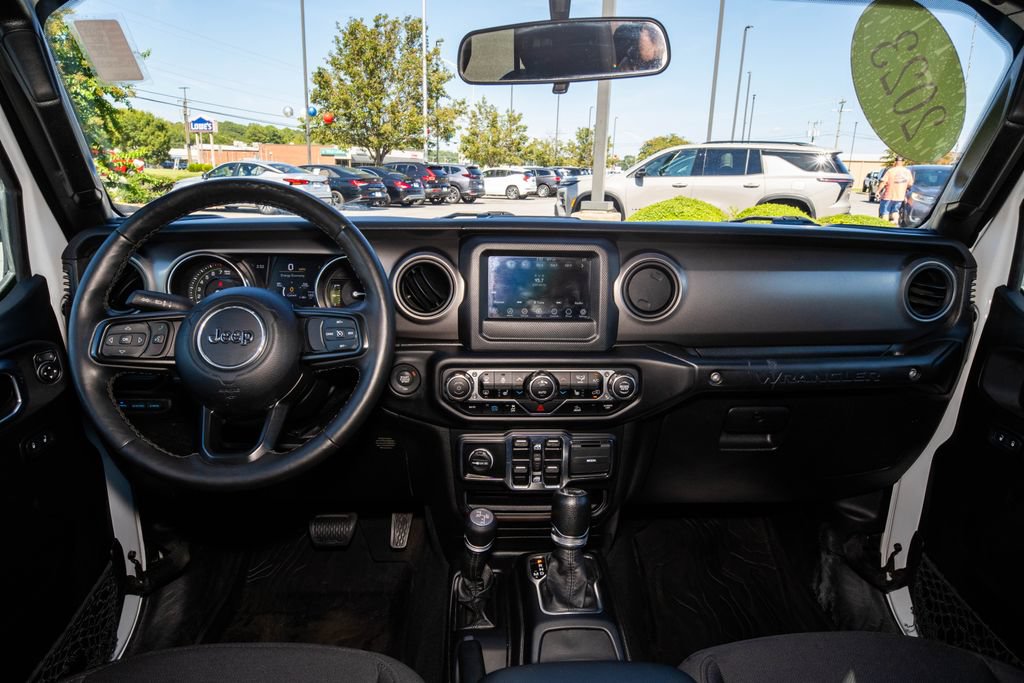 Used 2023 Jeep Wrangler Unlimited w/ Cold Weather Group AWD/4WD image 18