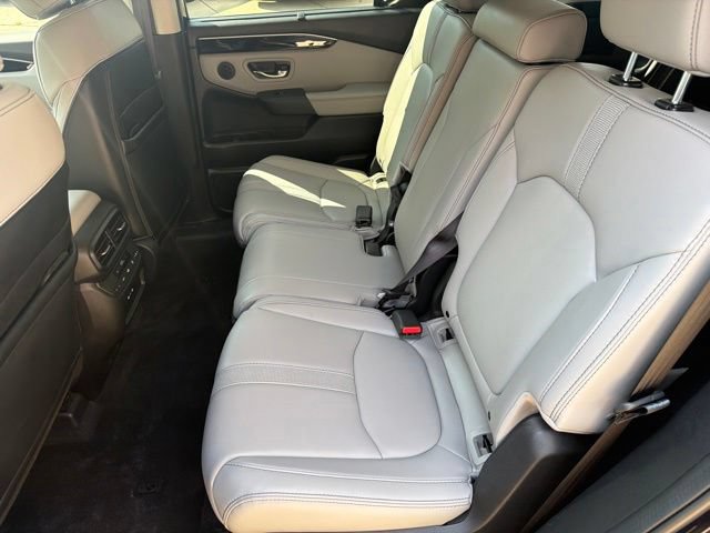 Used 2025 Honda Pilot Touring image 33