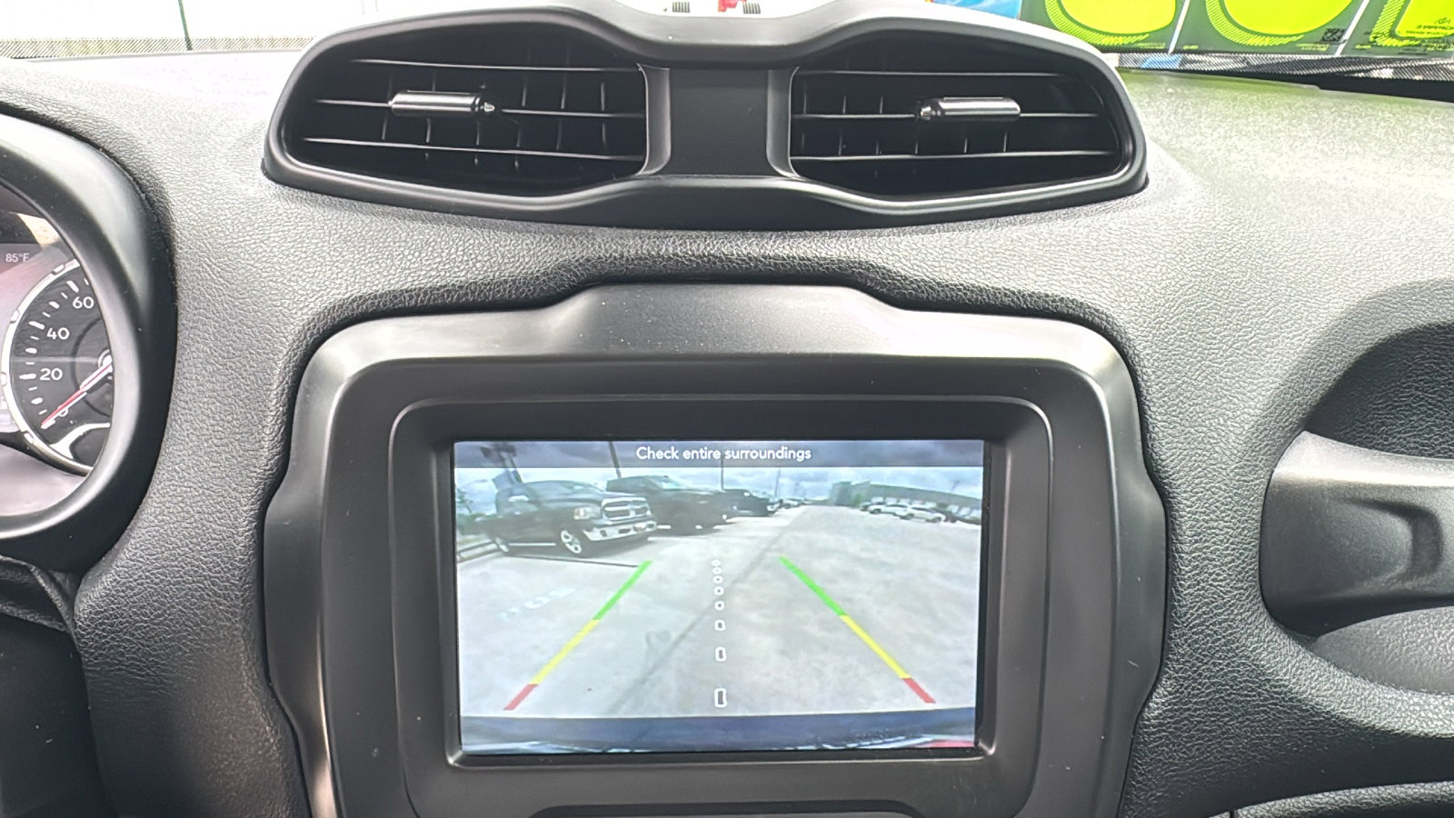 Used 2021 Jeep Renegade Latitude FWD image 18