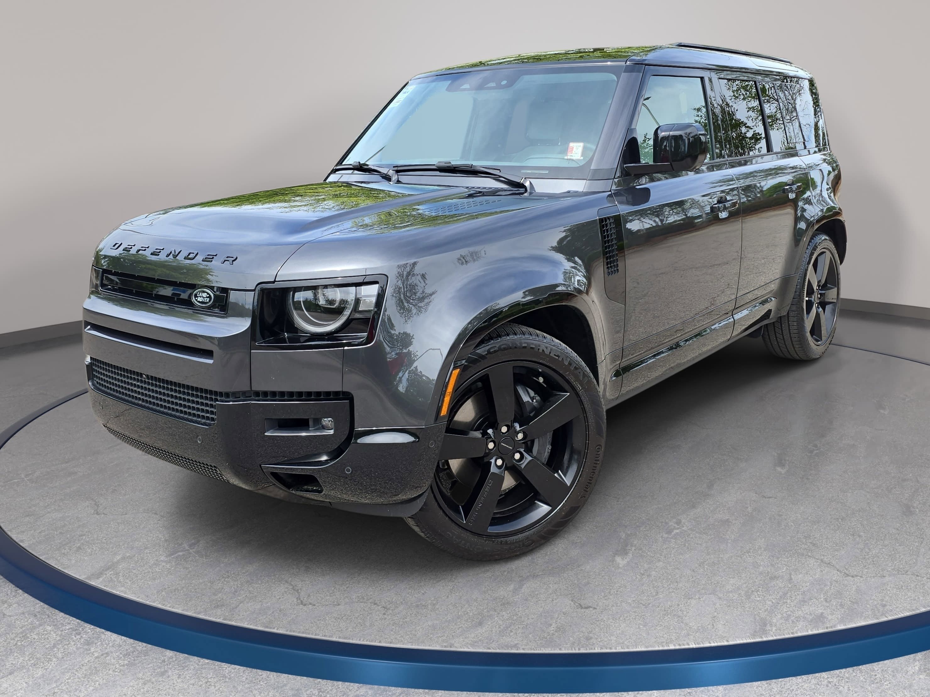 Used 2026 Land Rover Defender 110 X-Dynamic SE AWD/4WD image 1