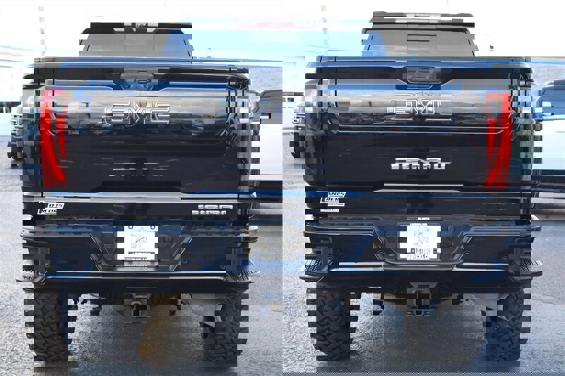 Used 2025 GMC Sierra 3500 Denali Ultimate image 4