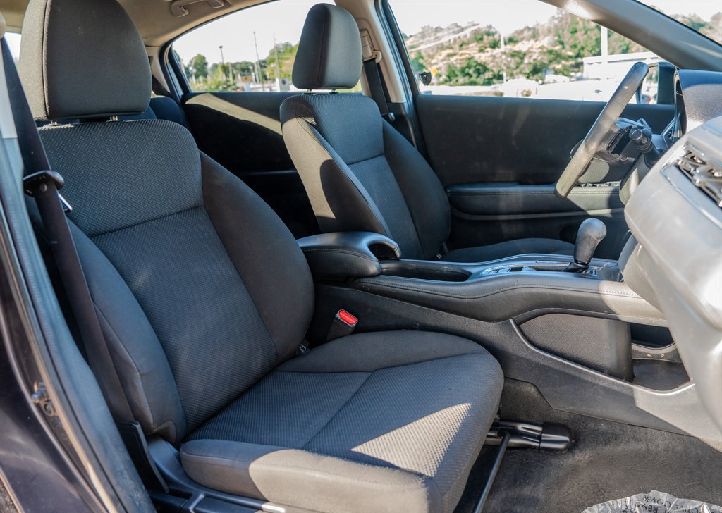 Used 2017 Honda HR-V EX image 32