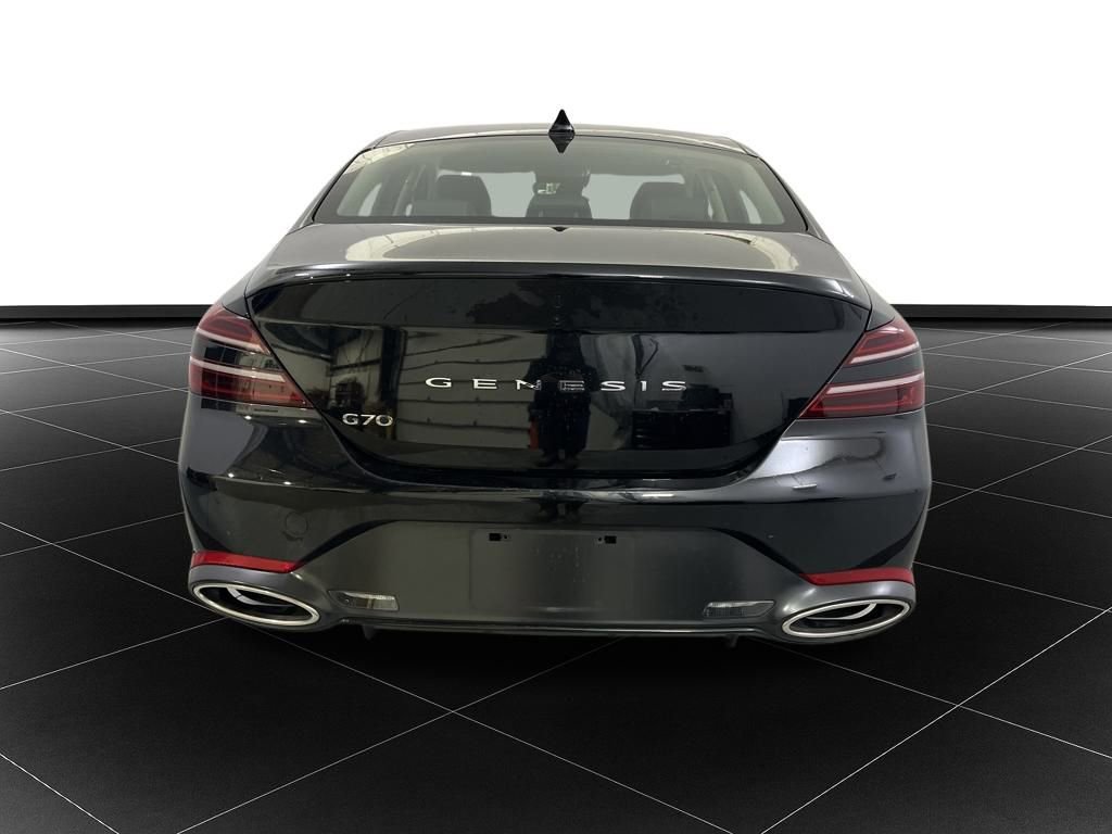 Used 2025 Genesis G70 2.5T image 4