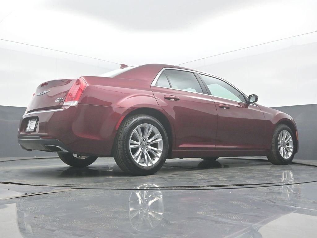 Used 2016 Chrysler 300 Limited image 49