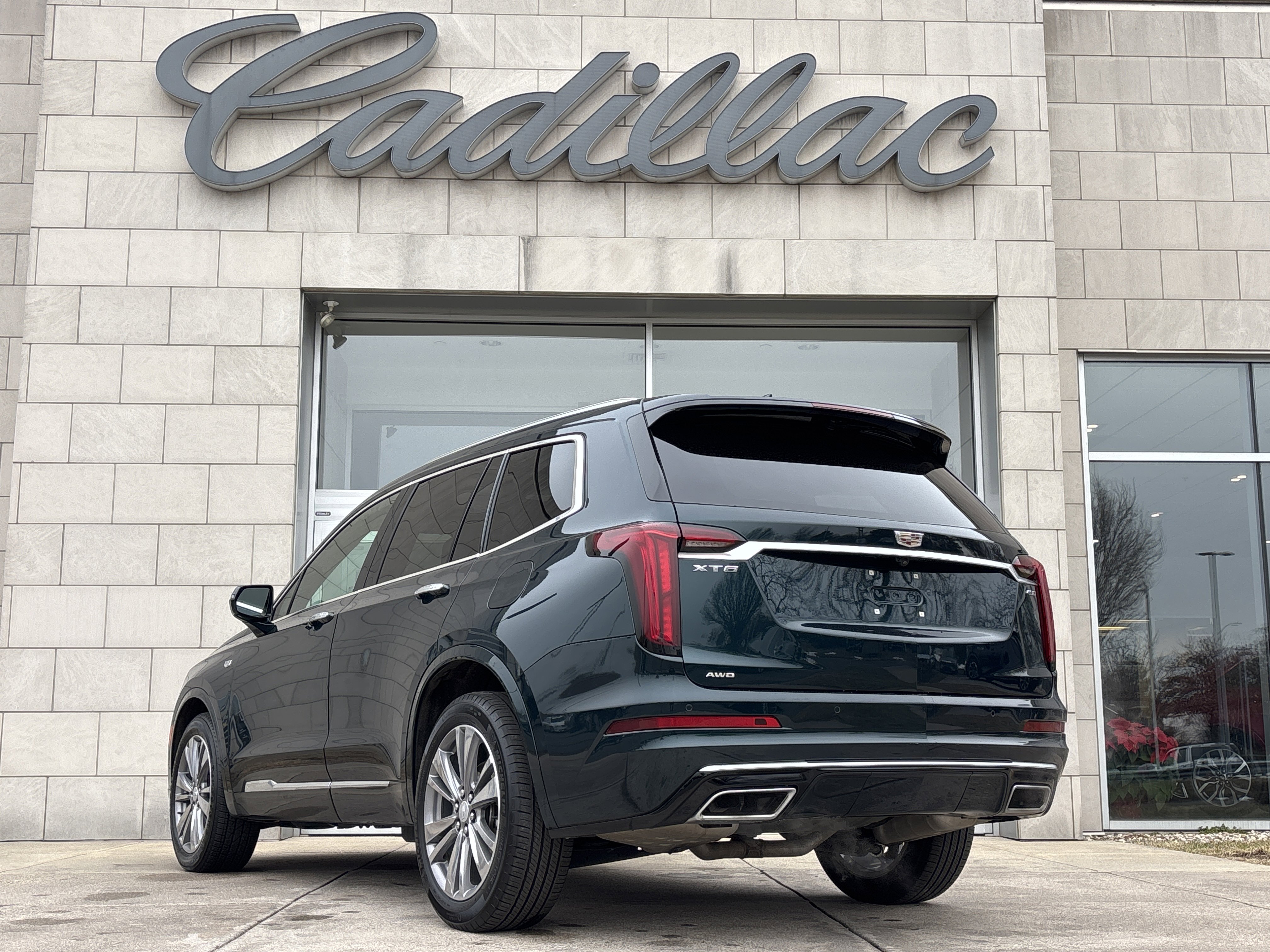 Used 2025 Cadillac XT6 Premium Luxury image 8