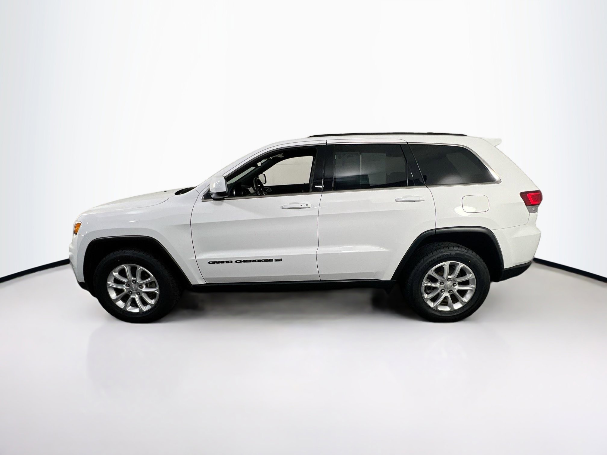 Used 2022 Jeep Grand Cherokee Laredo E w/ Security & Convenience Group image 8