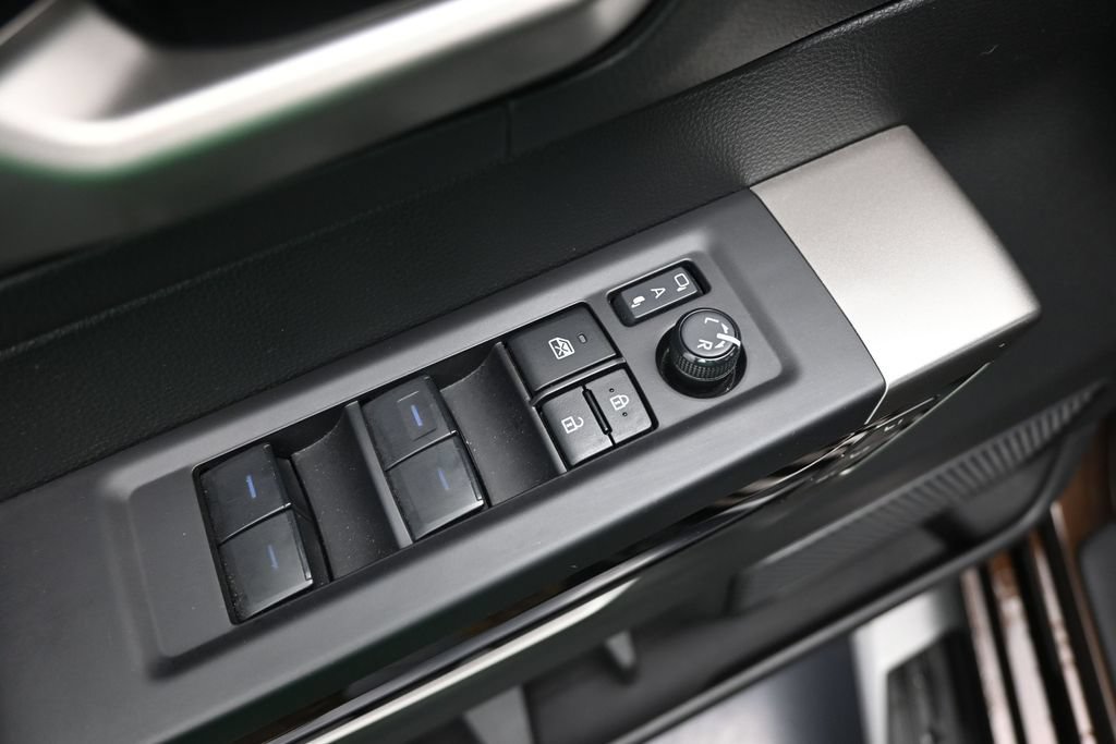 Used 2024 Toyota Tundra Limited AWD/4WD image 19