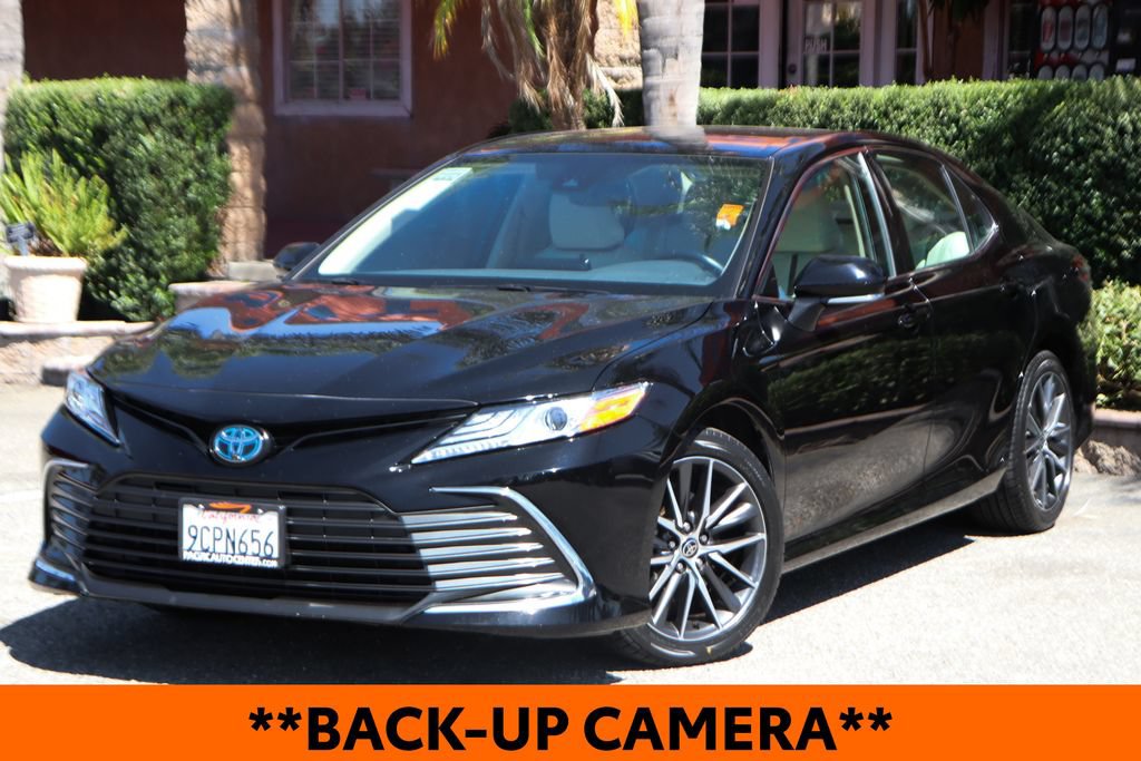 Used 2023 Toyota Camry XLE FWD image 4