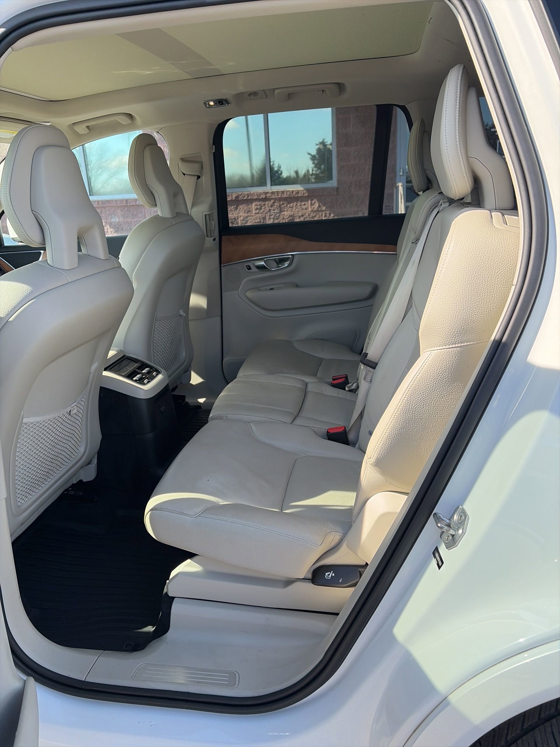 Used 2021 Volvo XC90 T8 Inscription Expression AWD/4WD image 11