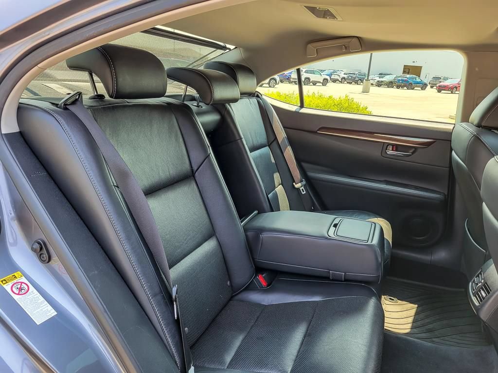 Used 2014 Lexus ES 350 w/ Luxury Package FWD image 29