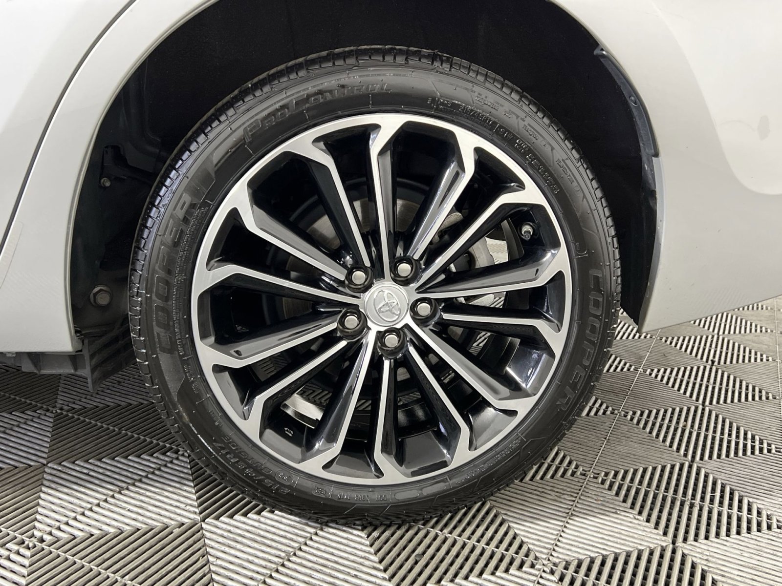 Used 2015 Toyota Corolla S image 10