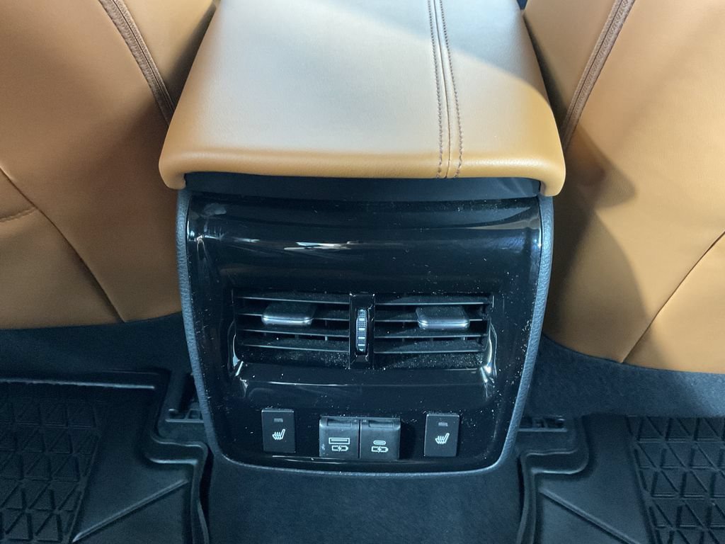 Used 2021 Toyota Avalon Limited w/ Advanced Safety Package FWD image 12