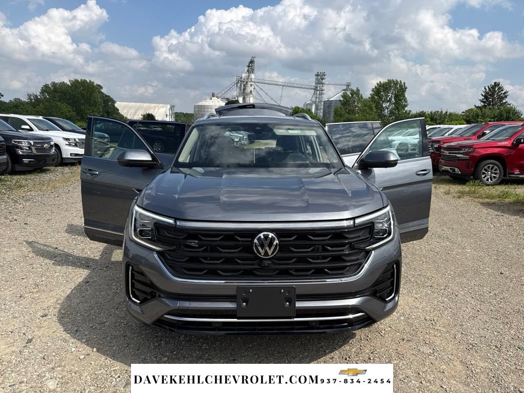 Used 2024 Volkswagen Atlas SEL Premium R-Line AWD/4WD image 33