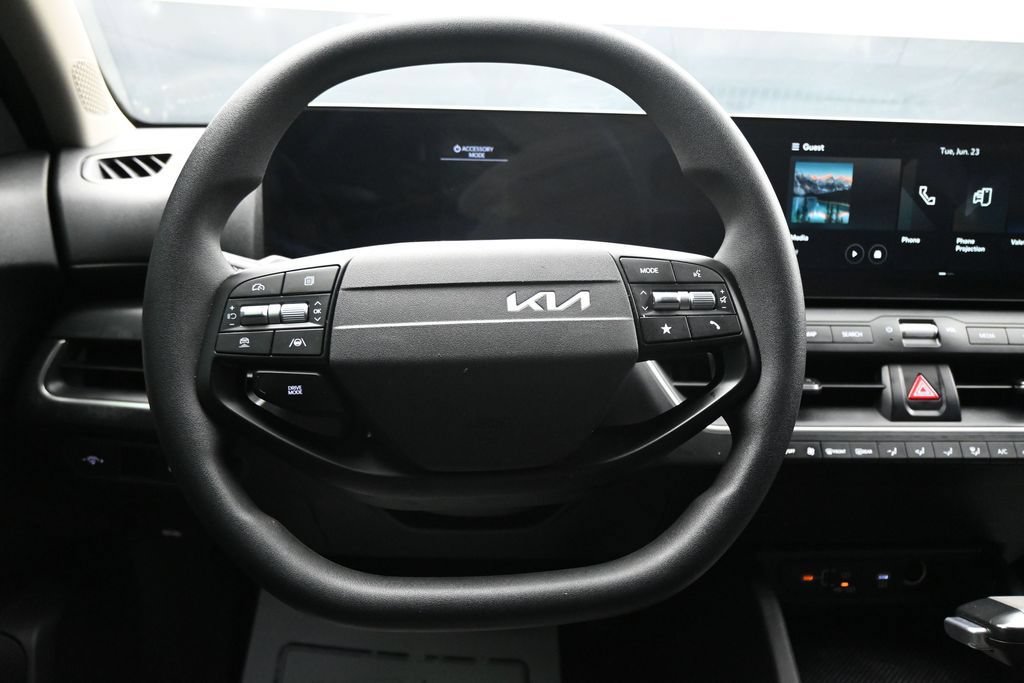Used 2025 Kia K4 FWD image 14