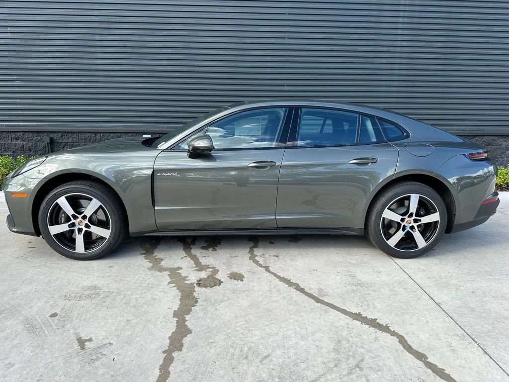 Used 2025 Porsche Panamera 4 image 2
