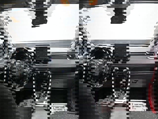 Used 2021 Toyota RAV4 XLE w/ Convenience Package image 18