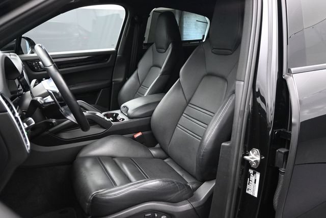 Used 2023 Porsche Cayenne Coupe w/ Premium Package AWD/4WD image 5