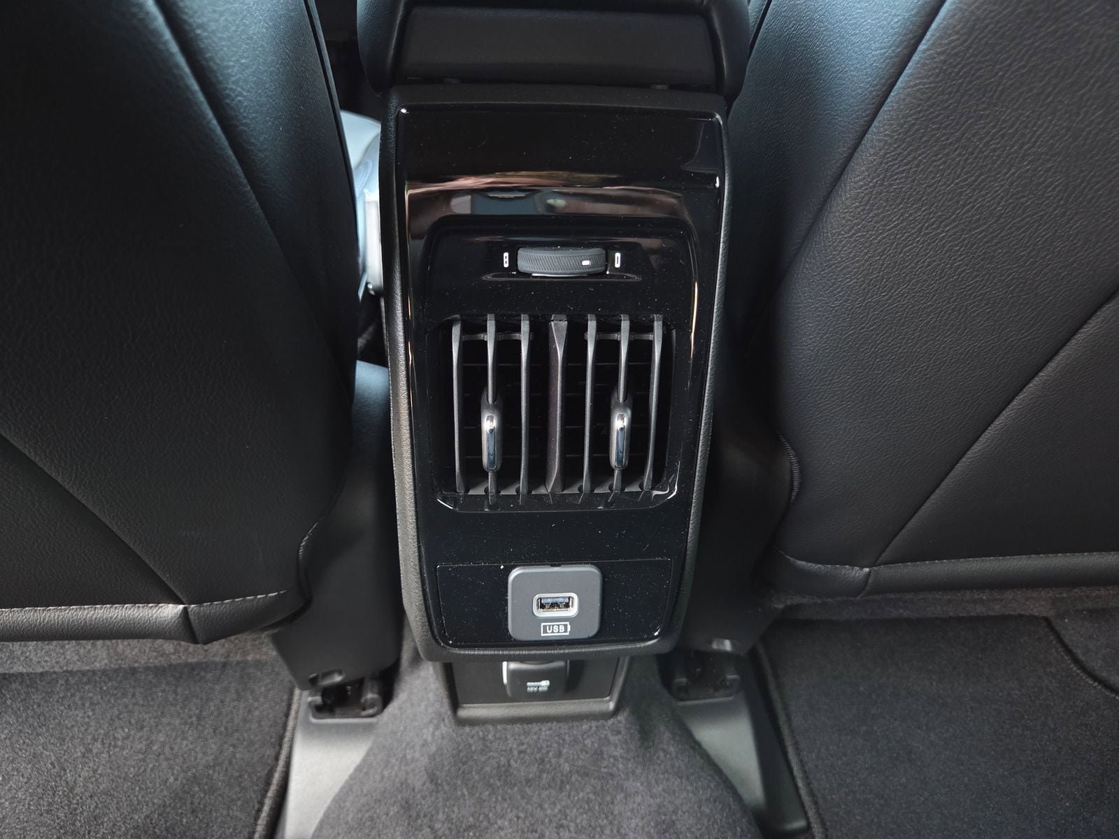 New 2026 Jeep Compass Latitude AWD/4WD image 38