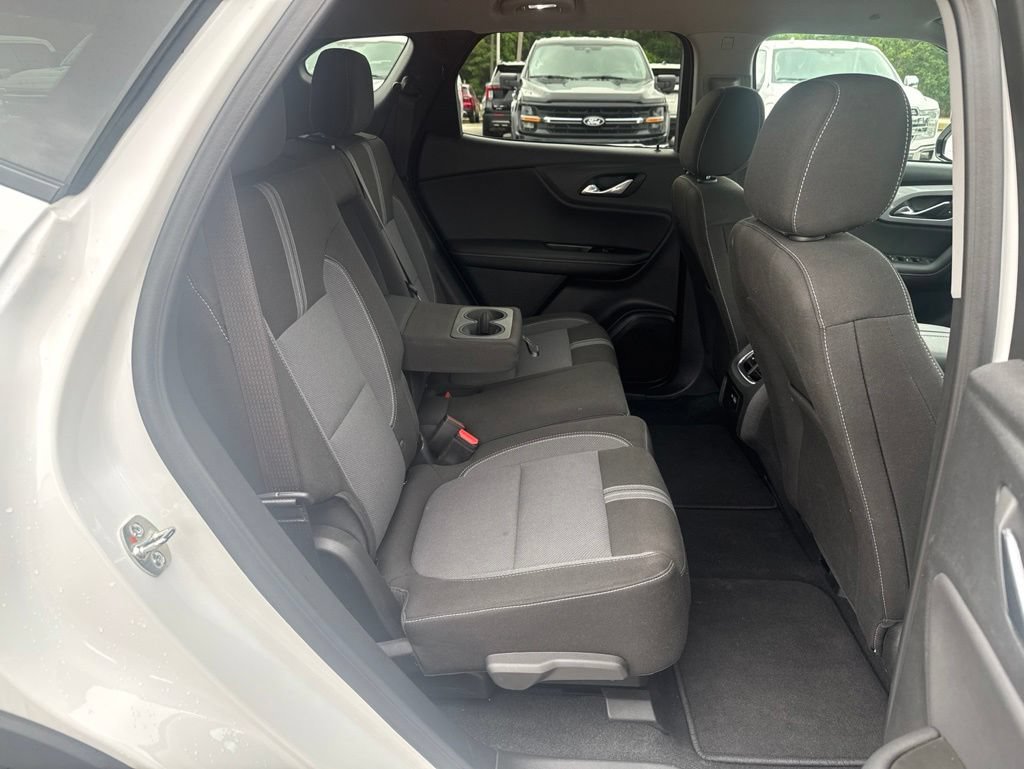 Used 2025 Chevrolet Blazer LT FWD image 11
