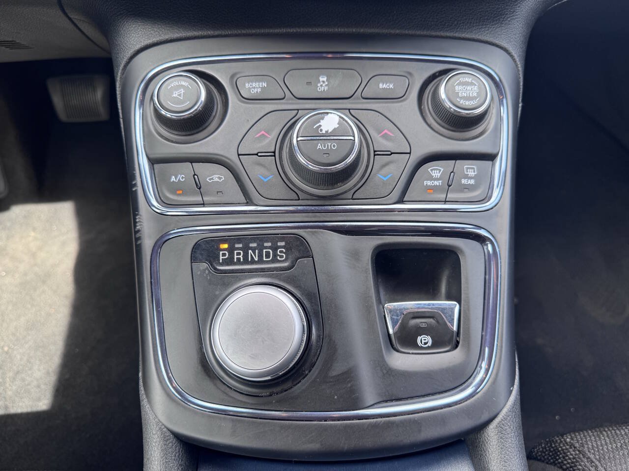Used 2016 Chrysler 200 S w/ Comfort Group FWD image 21