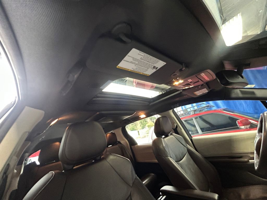 Used 2022 Toyota Sienna Platinum image 27