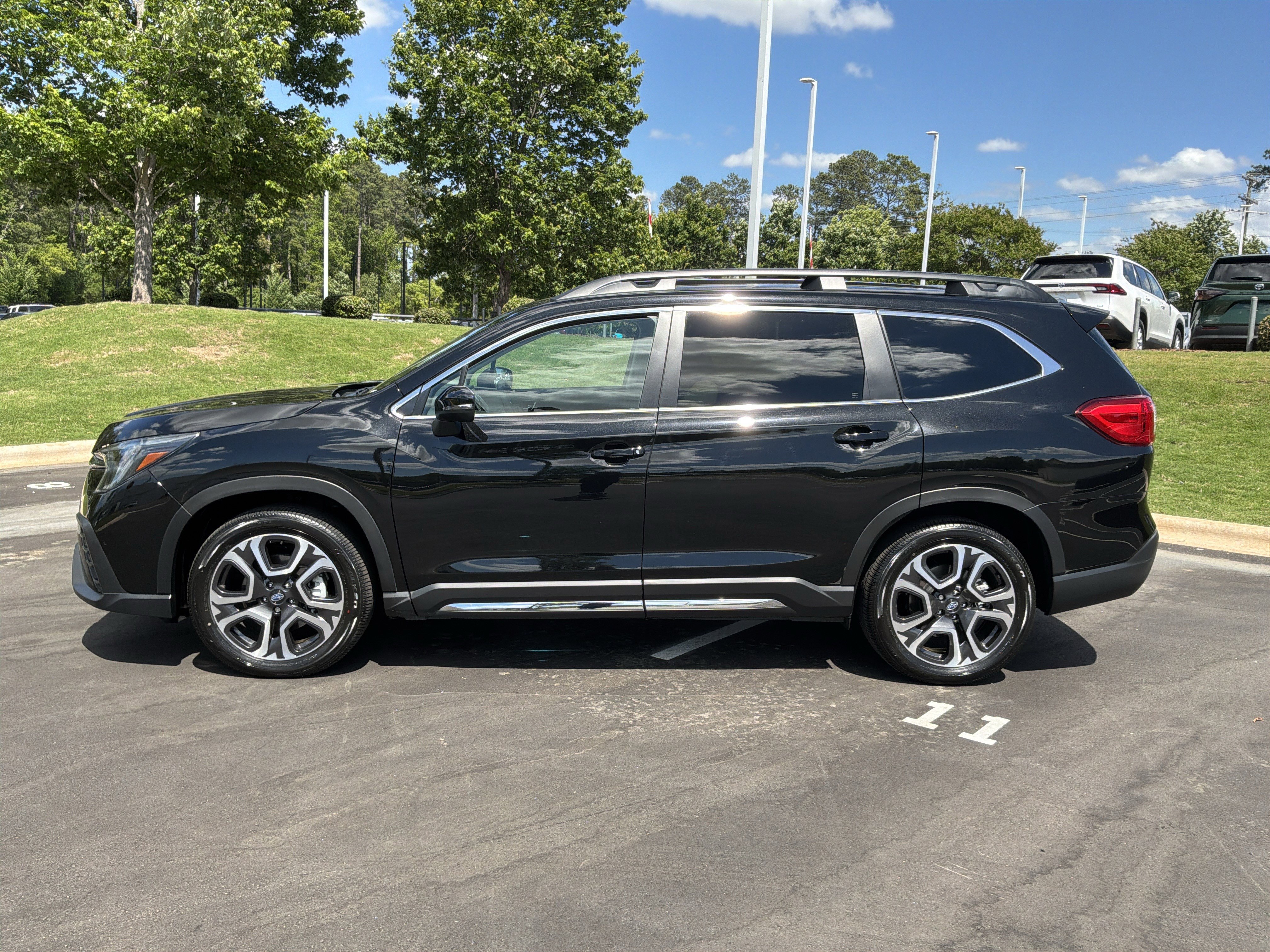 Used 2023 Subaru Ascent Limited AWD/4WD image 7