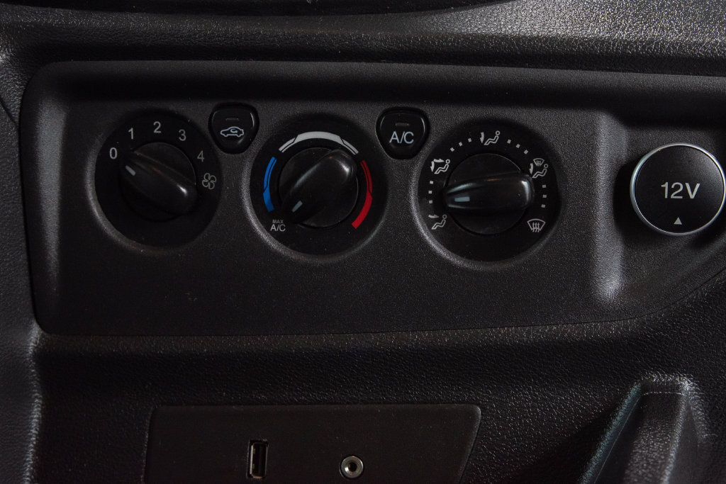 Used 2016 Ford Transit 150 XL RWD image 21