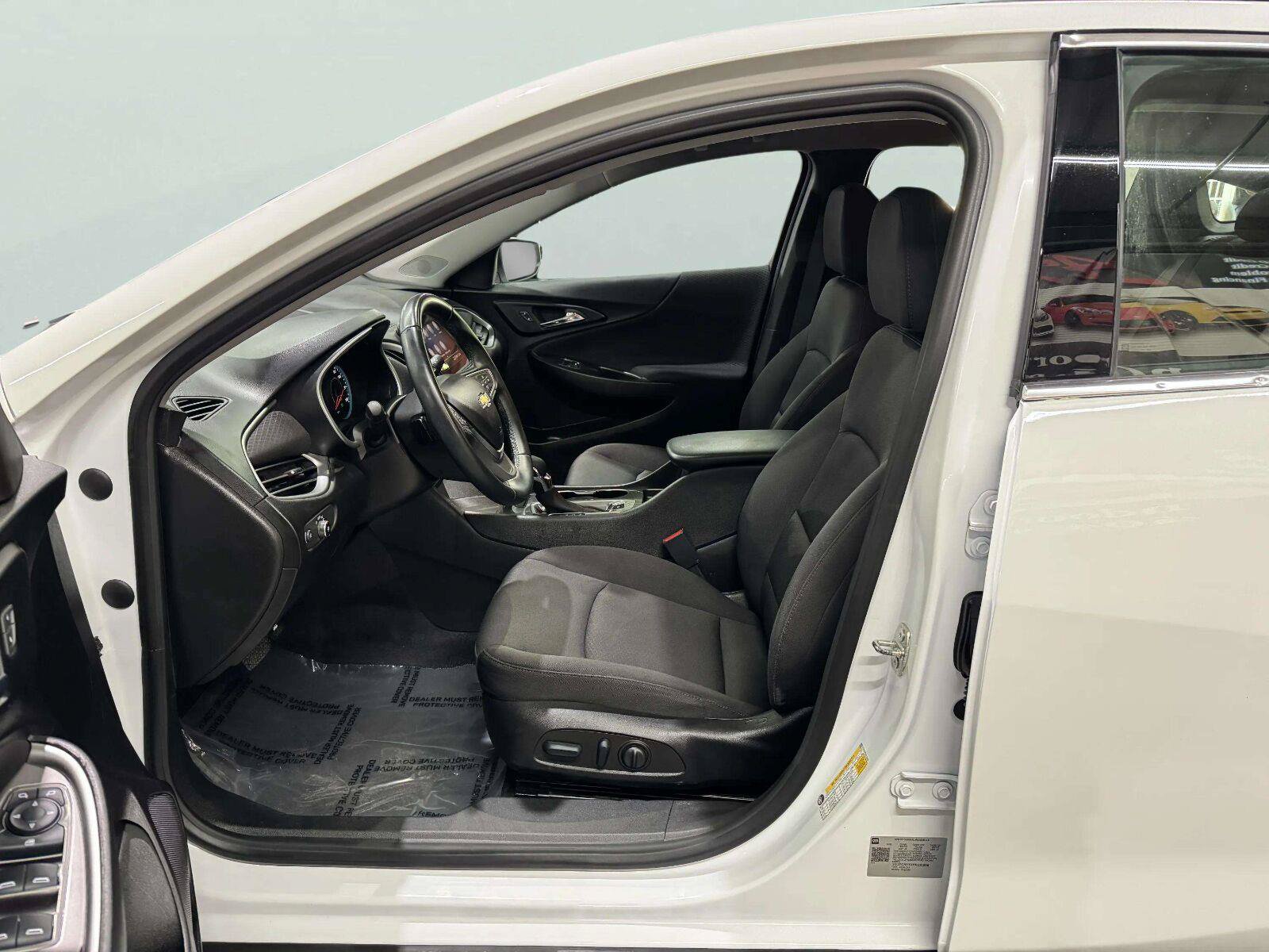 Used 2023 Chevrolet Malibu RS FWD image 26